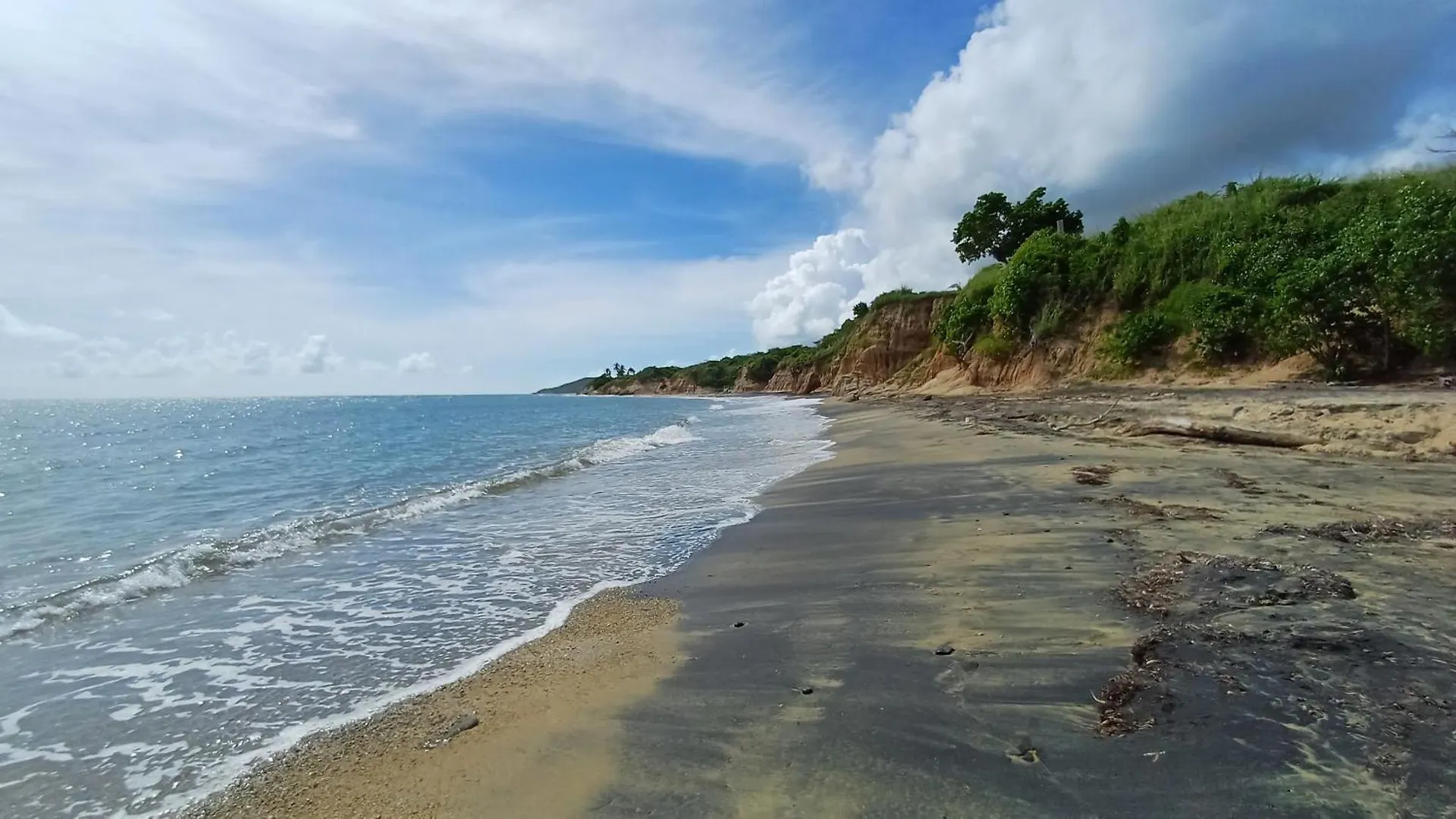 Rooster Run Glamping Camping Has Rooftop And Off The Ground Glamping Experience For 1 To 16 In A Single Tent And Views Of The Rain Forrest And To Culebra Across The Atlantic Ocean W Tents, Linens, Deluxe Air Beds, Warm Shower And More At A Great Pric Vieques 0*,